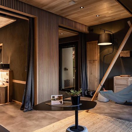 Le Studio Des Pres Verts Suite Design Avec Jacuzzi Privatif Jouey 外观 照片